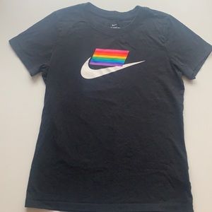 THE NIKE TEE